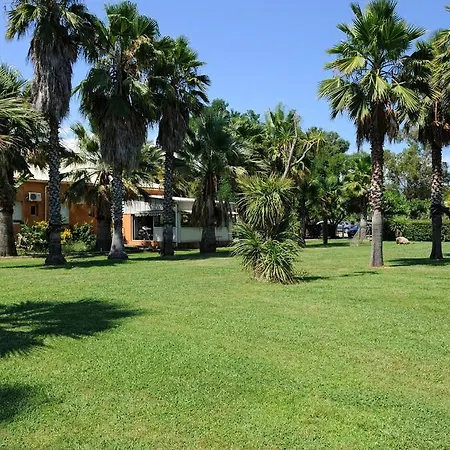 Le Banana's Hotel 2*