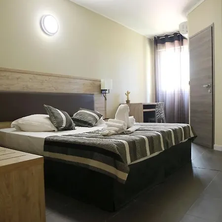 Ξενοδοχείο Le Banana's 2*